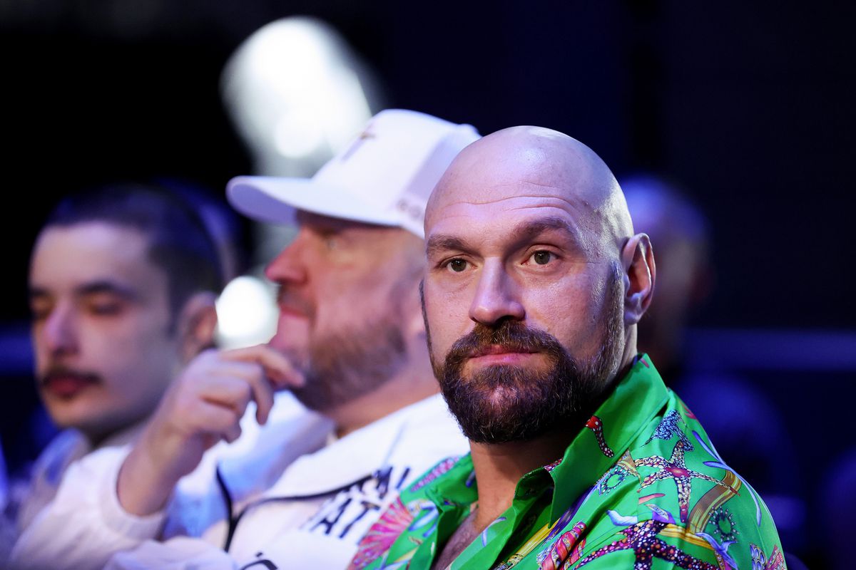 Tyson Fury says Usyk’s manager is terrible, evidenced by their willingness to accept a 30% split.