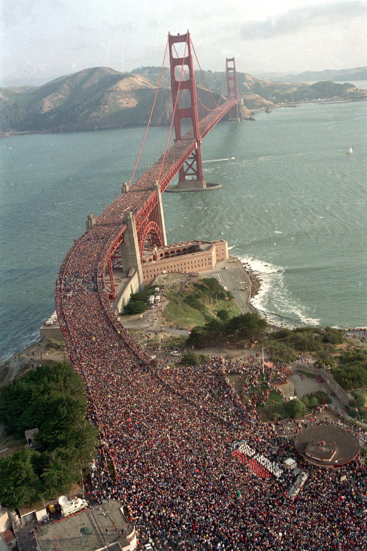 Details about   SF Decorative BRASS SOUVENIR PLATE Cable Car & Golden Gate Bridge 50th Annivers 