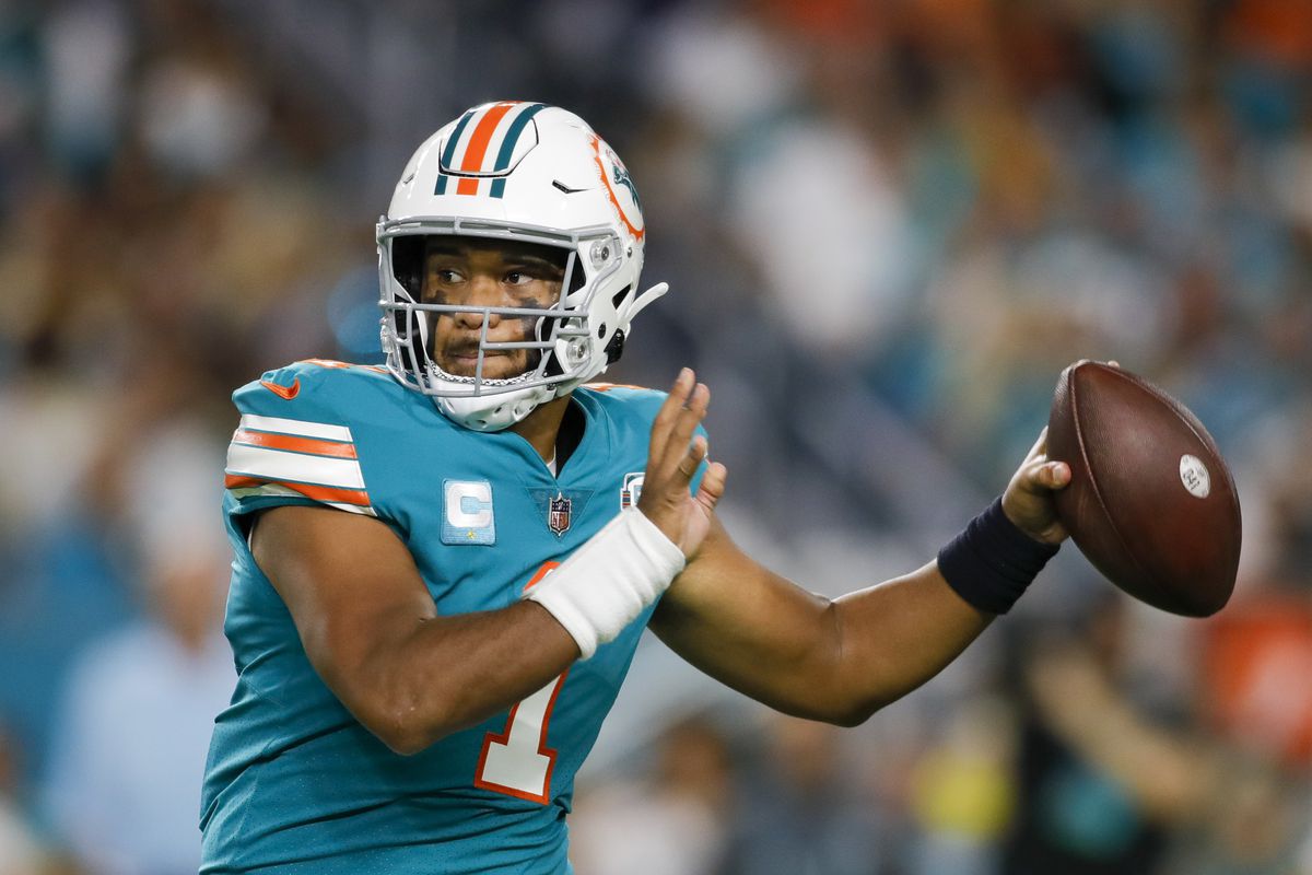 Miami Dolphins quarterback Tua Tagovailoa (1) throws the football during the first quarter against the Pittsburgh Steelers at Hard Rock Stadium.