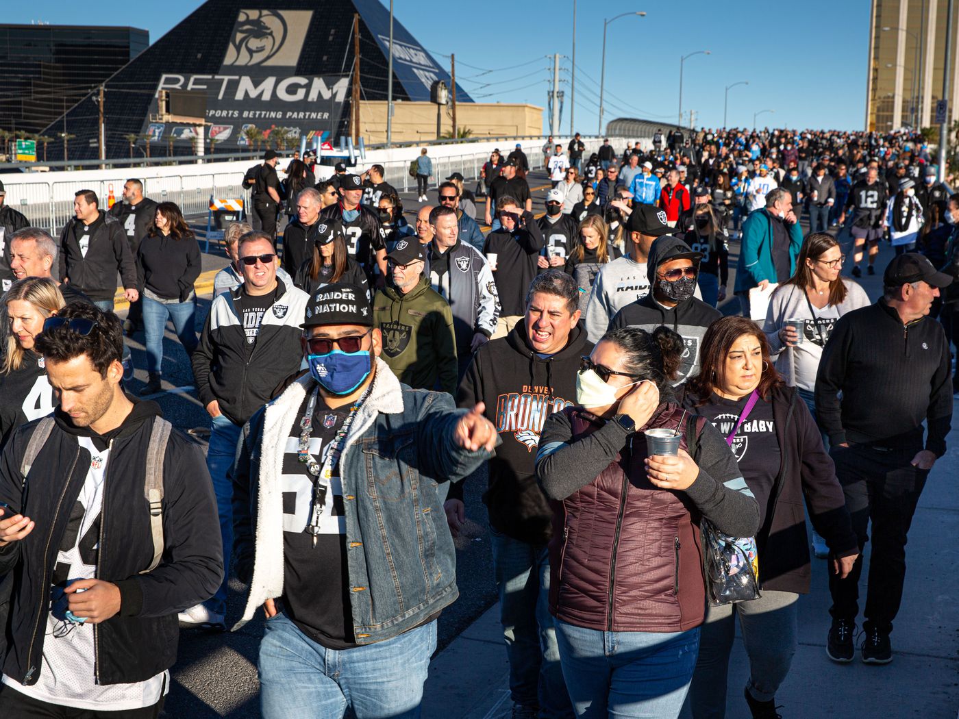 Raiders news: Fans are among NFL's best trash talkers - Silver And