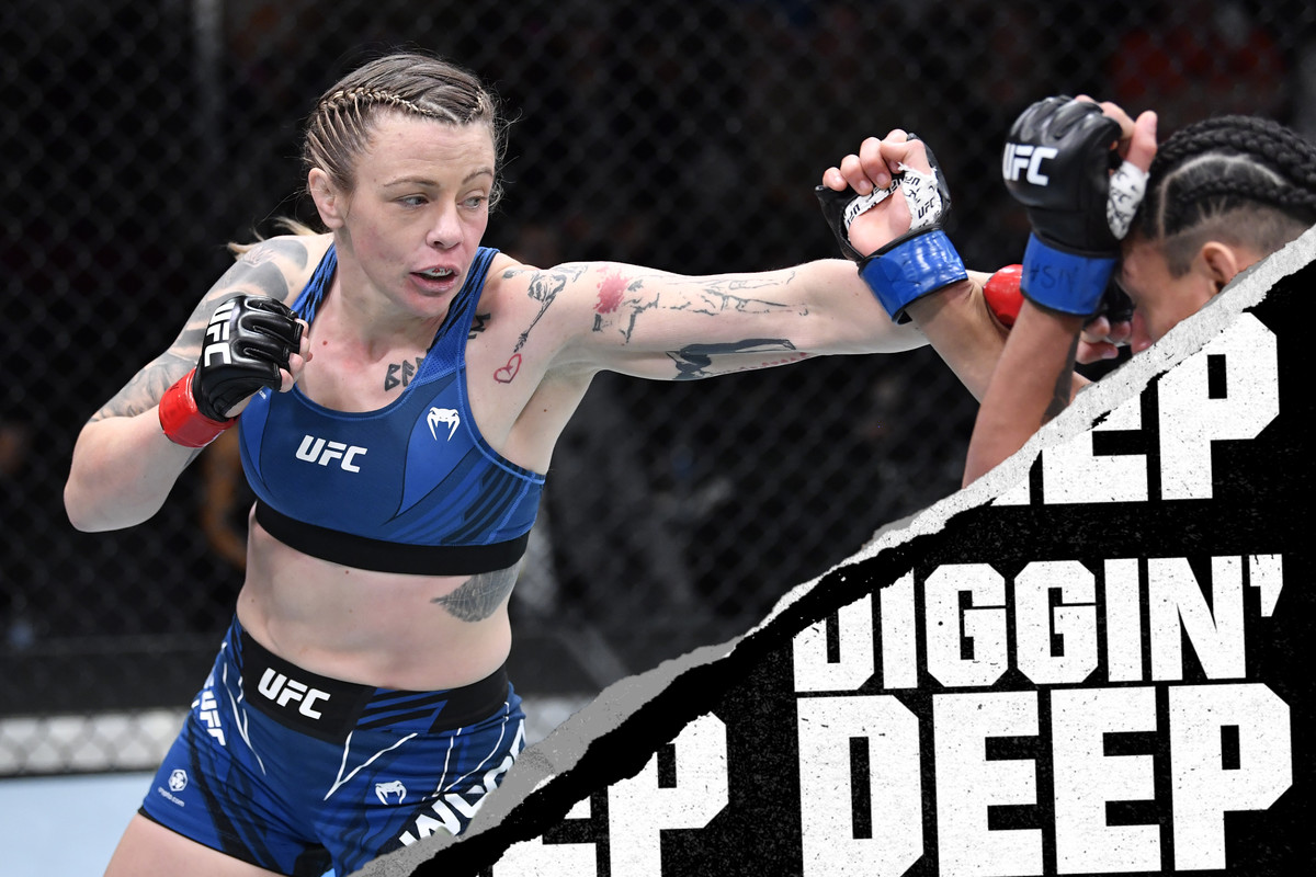 Joanne Wood punching Taila Santos at UFC Vegas 43