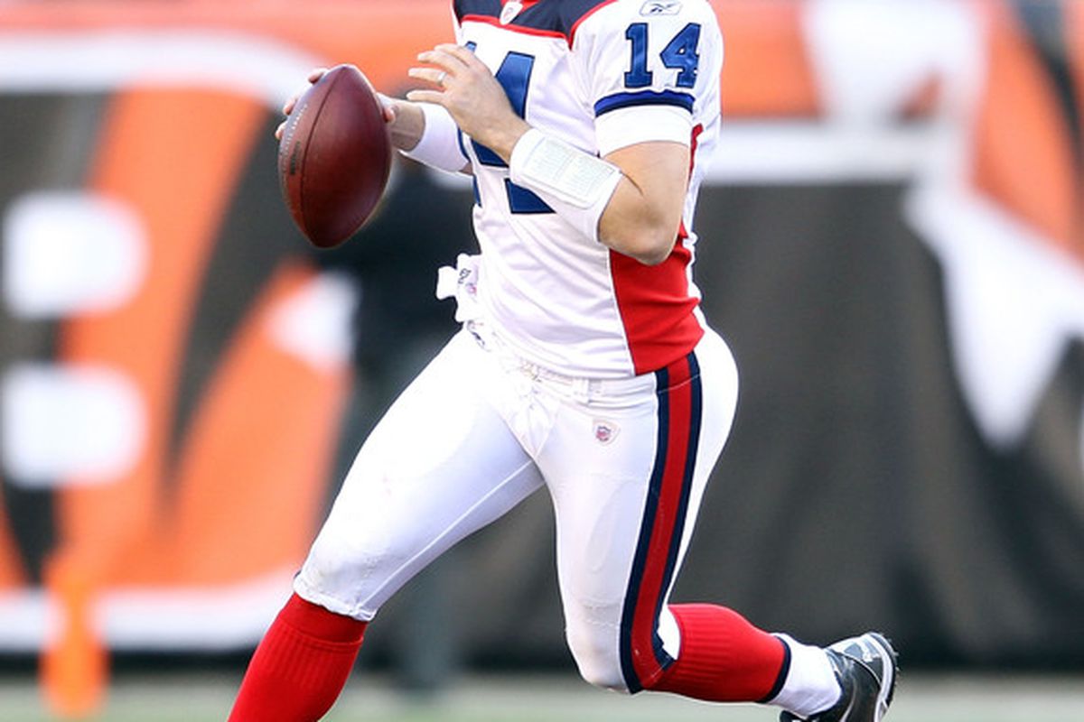 CINCINNATI - NOVEMBER 21:  Ryan Fitzpatrick #14 of the Buffalo Bills looks to pass the ball during NFL game against the Cincinnati Bengals at Paul Brown Stadium on November 21 2010 in Cincinnati Ohio.  (Photo by Andy Lyons/Getty Images)