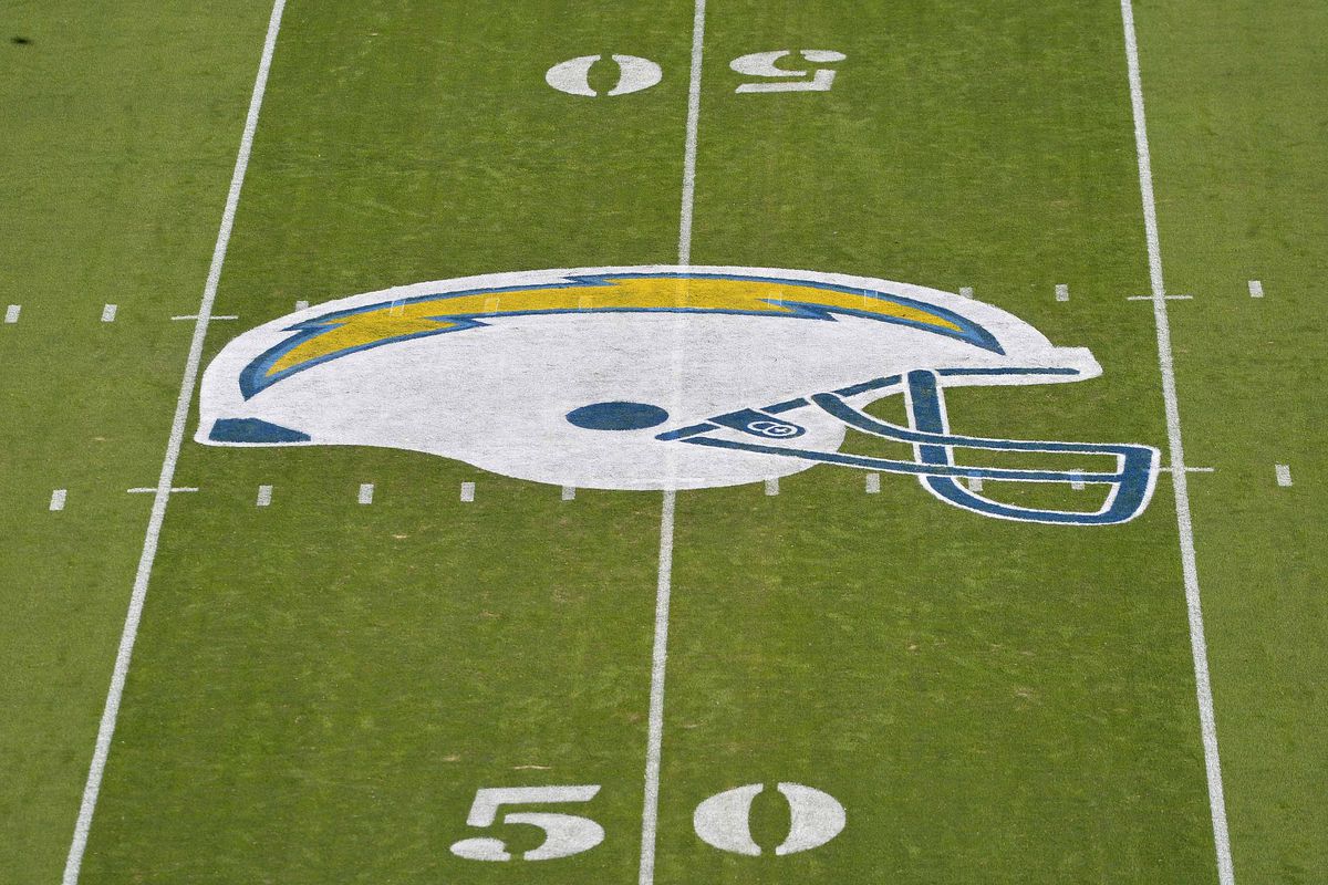 NFL: Oakland Raiders at San Diego Chargers