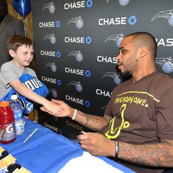 In celebration of the Magic and Chase’s Champions of the Community (COTC) partnership, the two once again teamed-up offering fans, Chase customers and the general public the opportunity to meet eight-year Magic veteran and co-captain Jameer Nelson.