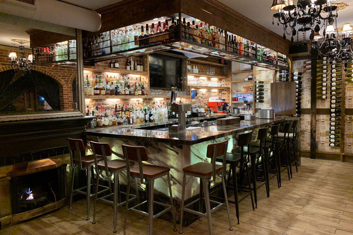 The bar at Bistro Cacao’s new location next-door to the original on Massachusetts Avenue NE