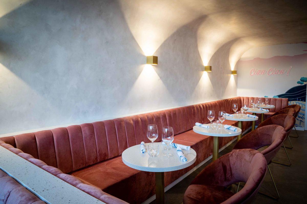 Pink banquette seating at Ciao Ciao Piadina
