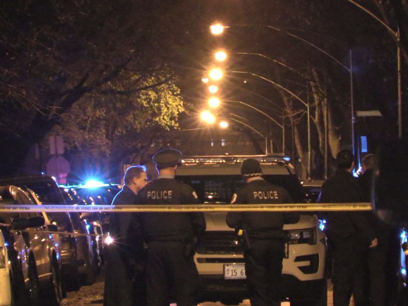Police investigate a shooting about 4 a.m. Thursday in the 5800 block of North Talman Avenue in Chicago. | Justin Jackson/ Sun-Times