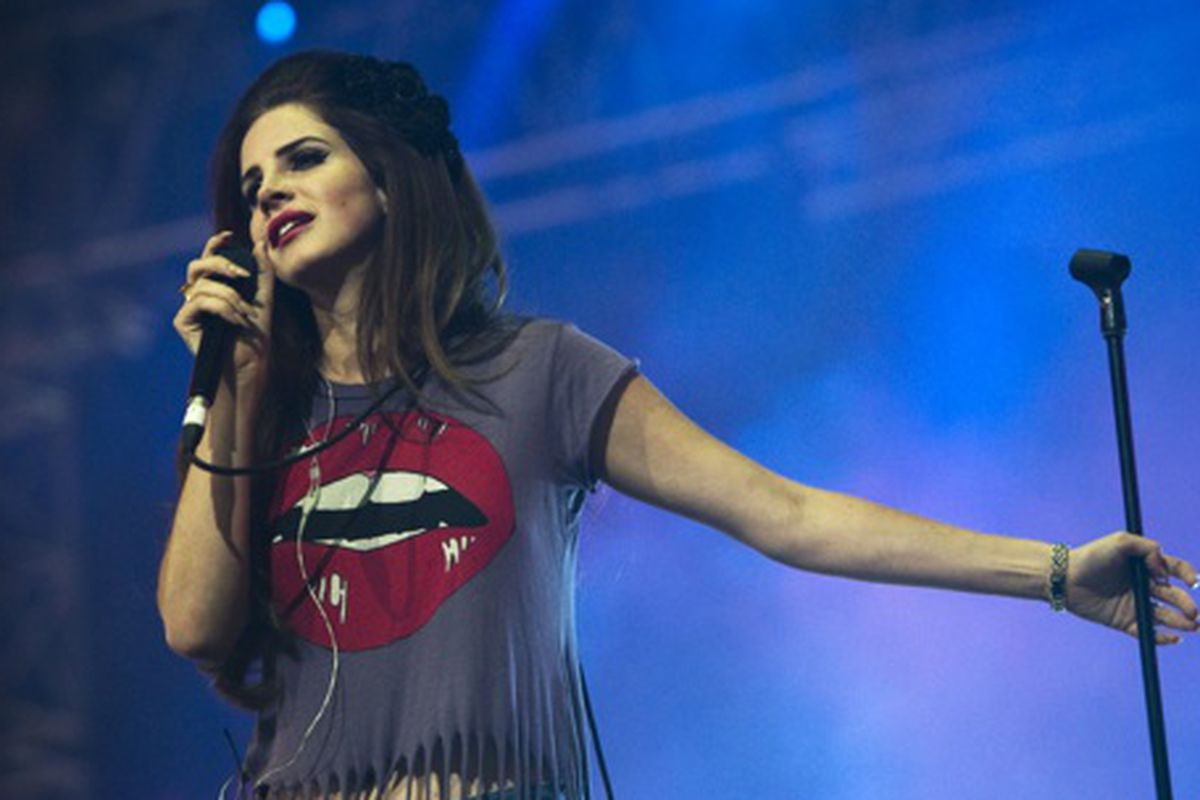 Lana Del Rey preforming at the Isle of Wight Festival