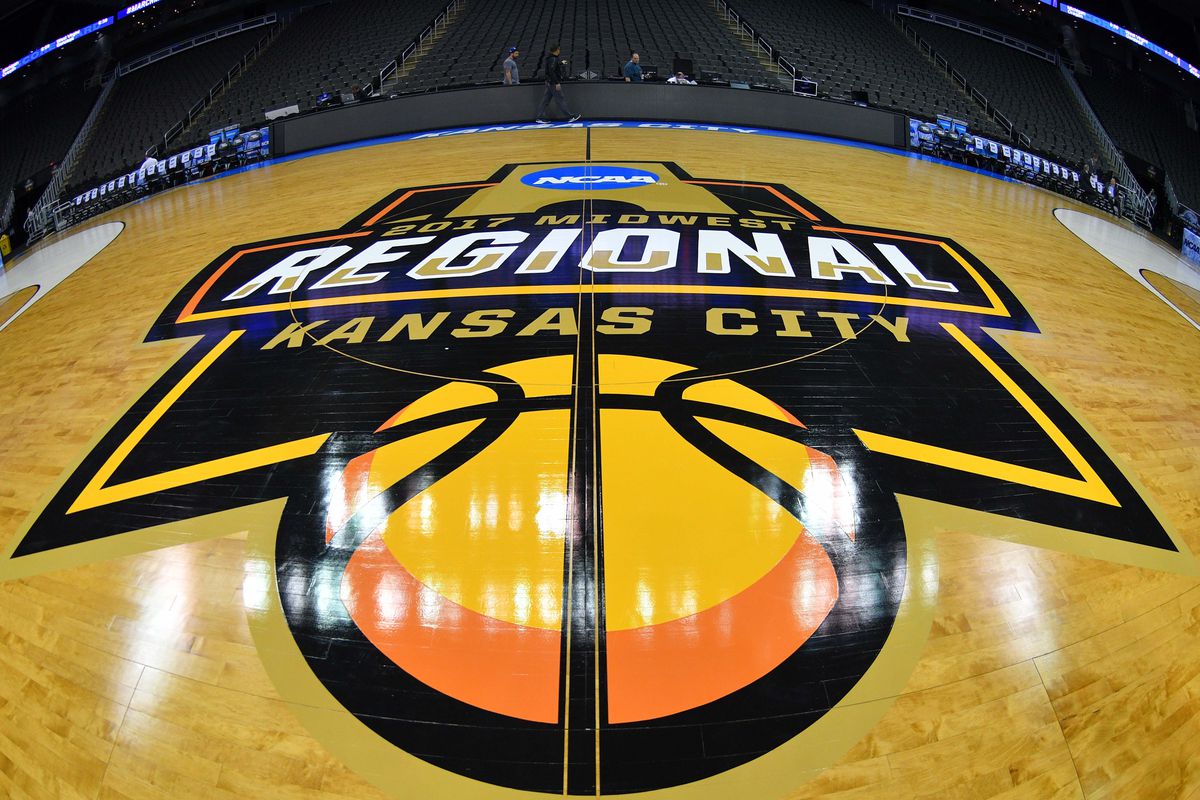NCAA Basketball: NCAA Tournament-Midwest Regional-Oregon vs Michigan