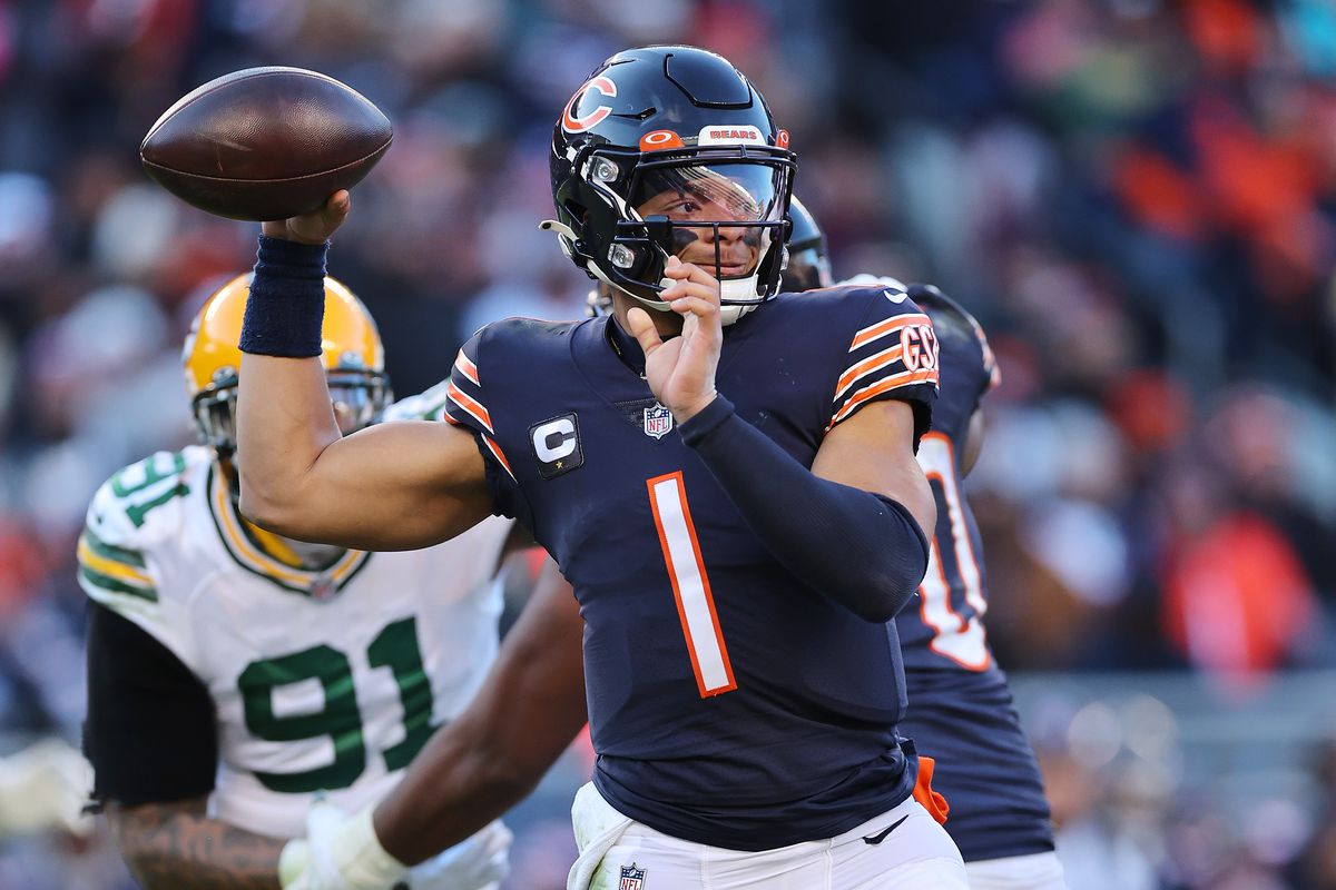 SNF Open Thread: Chicago Bears vs. Green Bay Packers - Bolts From