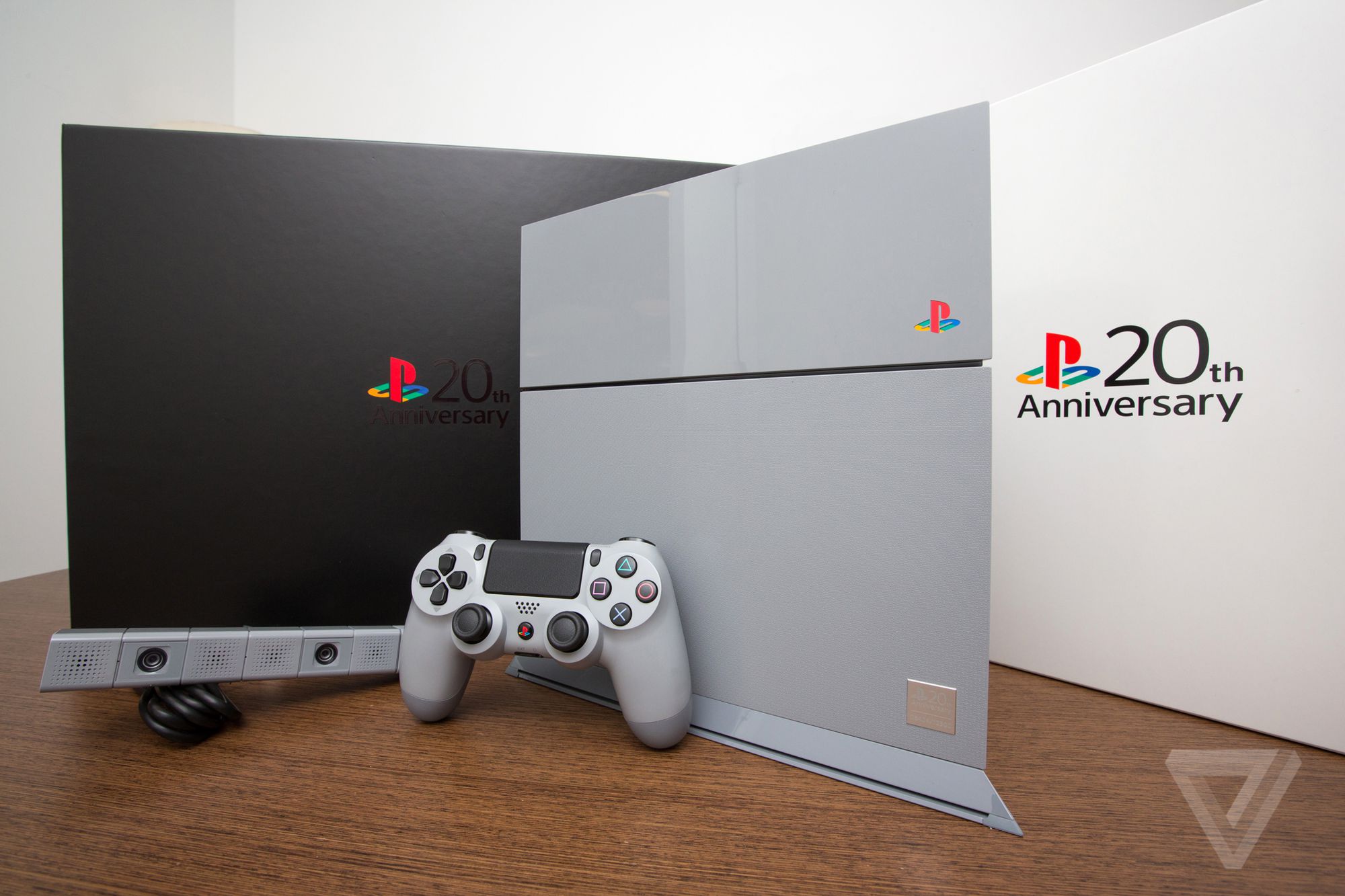 Meyella Reklame sne hvid Up close with the beautiful 20th anniversary PlayStation 4 - The Verge