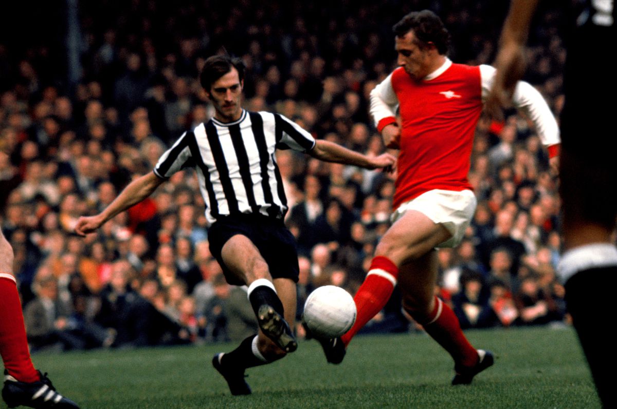 Soccer - Football League Division One - Newcastle United v Arsenal