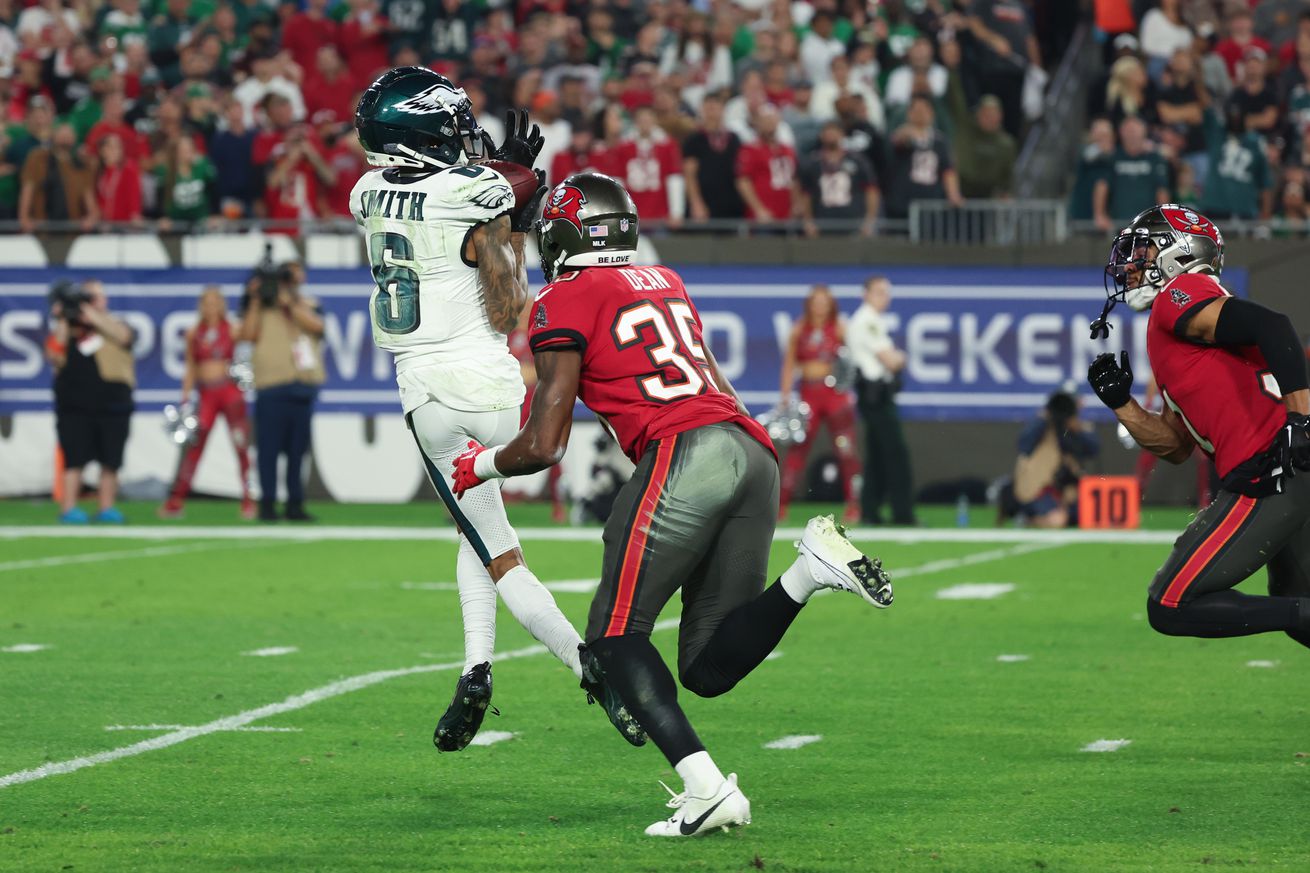 Eagles-Buccaneers snap counts: DeVonta Smith, Brandon Graham among few players who came to play