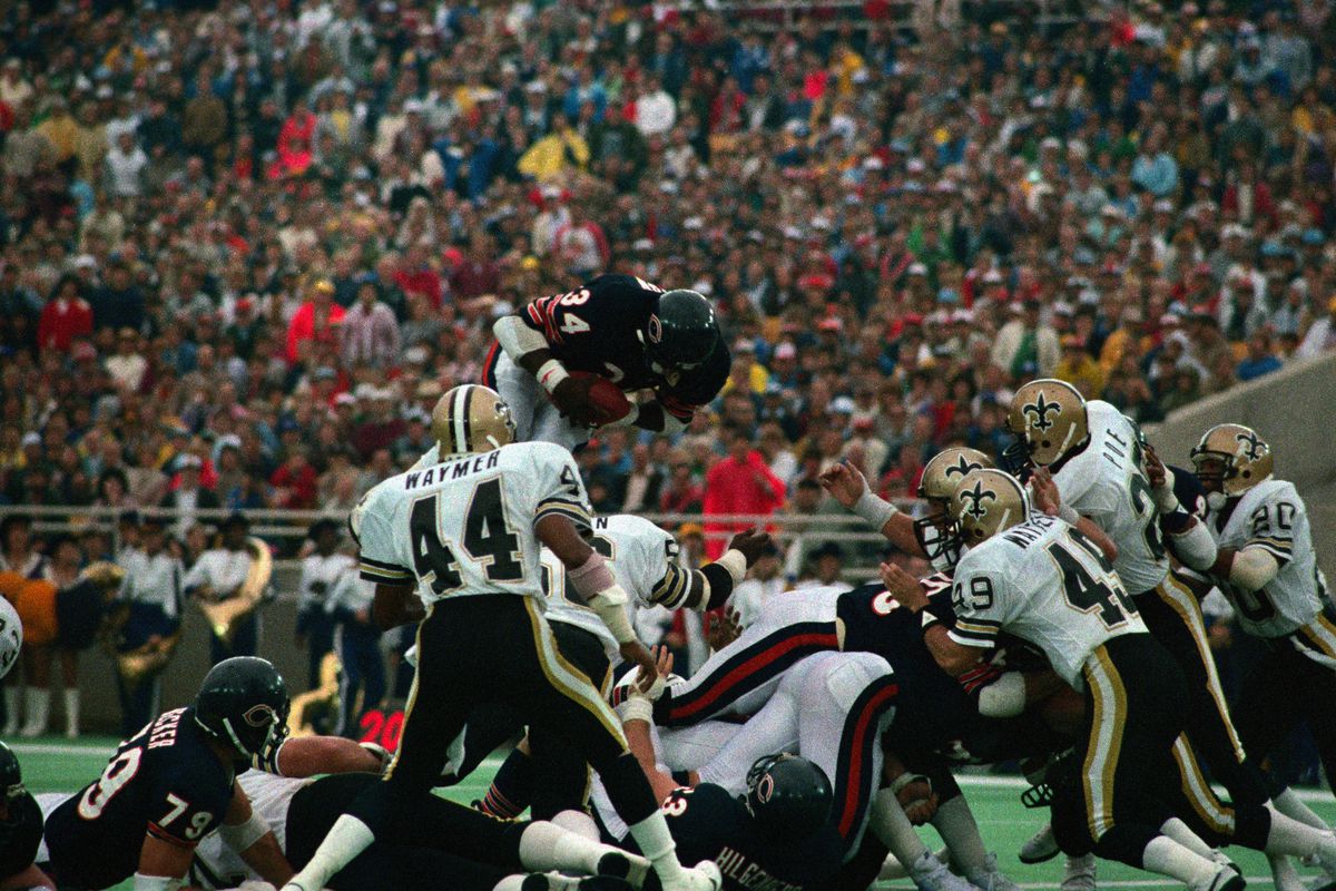 Walter Payton Leaps Over Players to Score Touchdown