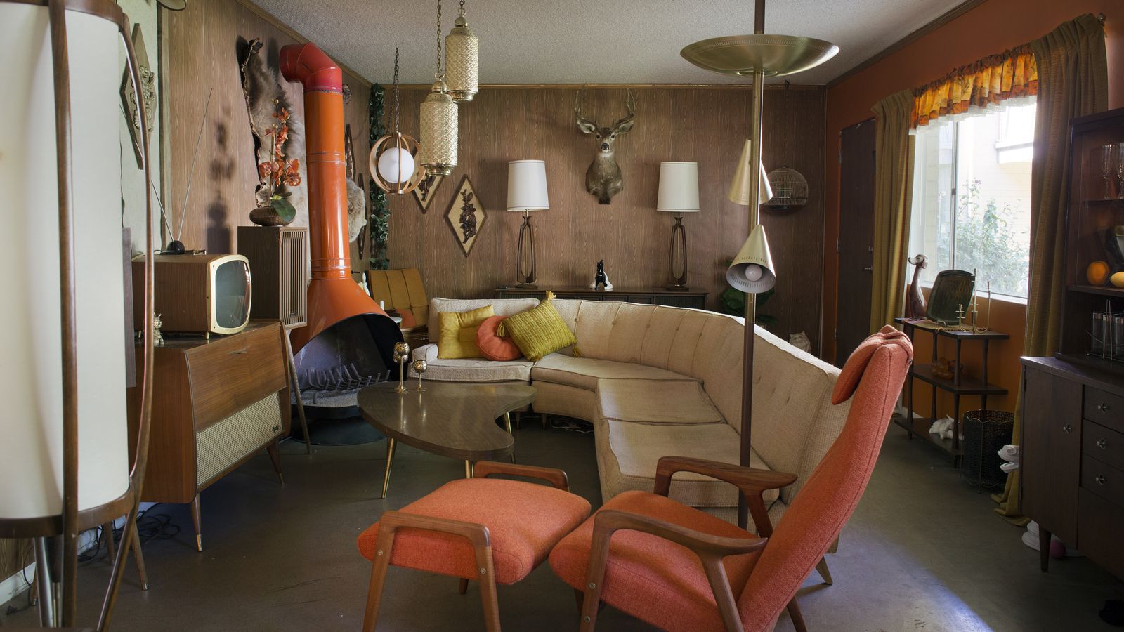 A Millennial in Love With Midcentury Modernism Creates Time Capsule