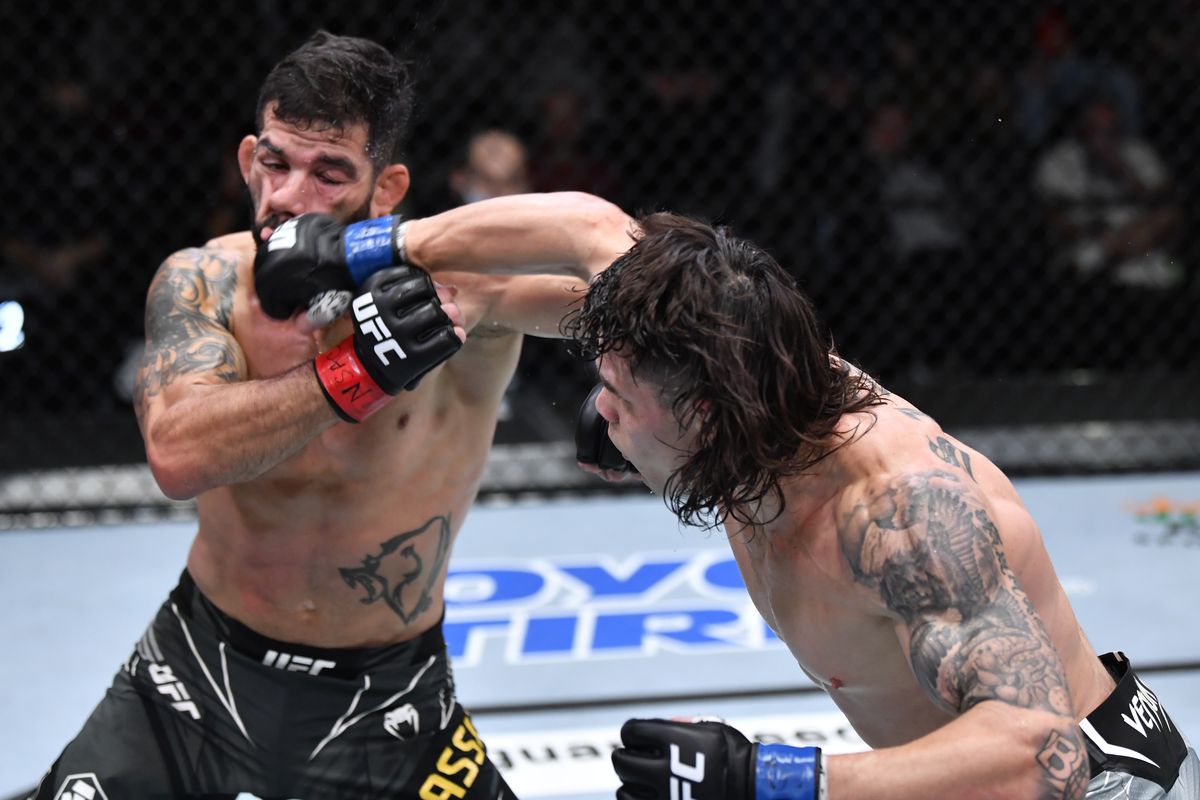 UFC Vegas 45 video: Ricky Simon scores vicious knockout of Raphael Assuncao,  calls out Sean O'Malley - MMA Fighting