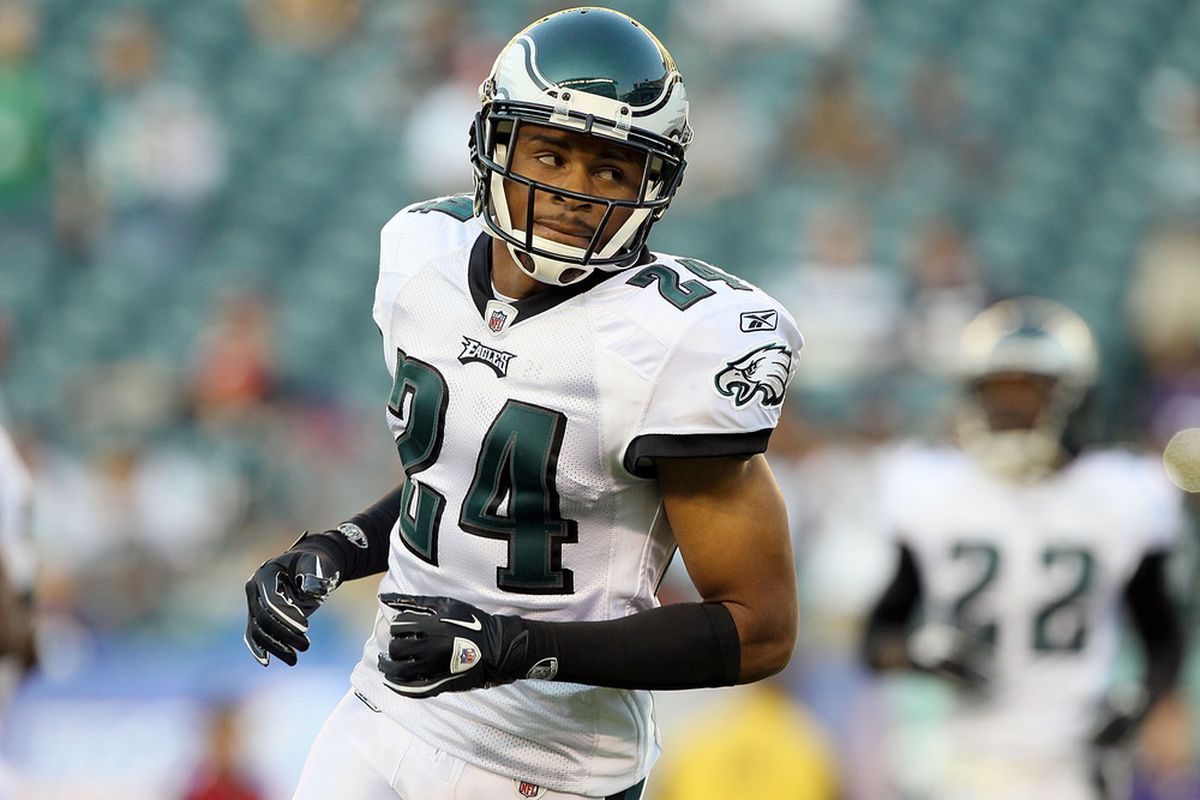 Nnamdi Asomugha is wearing an Eagles jersey. <em>That's</em> a fact.  (Photo by Jim McIsaac/Getty Images)