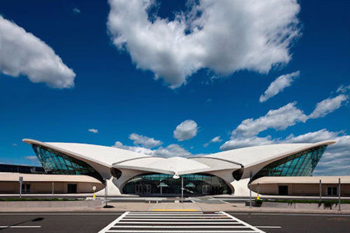 TWA Flight Center at JFK International Airport by Eero Saarinen in Queens, New York. Design Award of Excellence (Commercial). Photographer: John Bartelstone