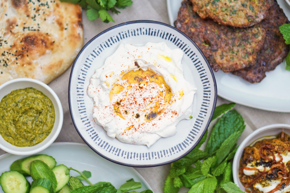 Labneh and pita with cucumbers. 