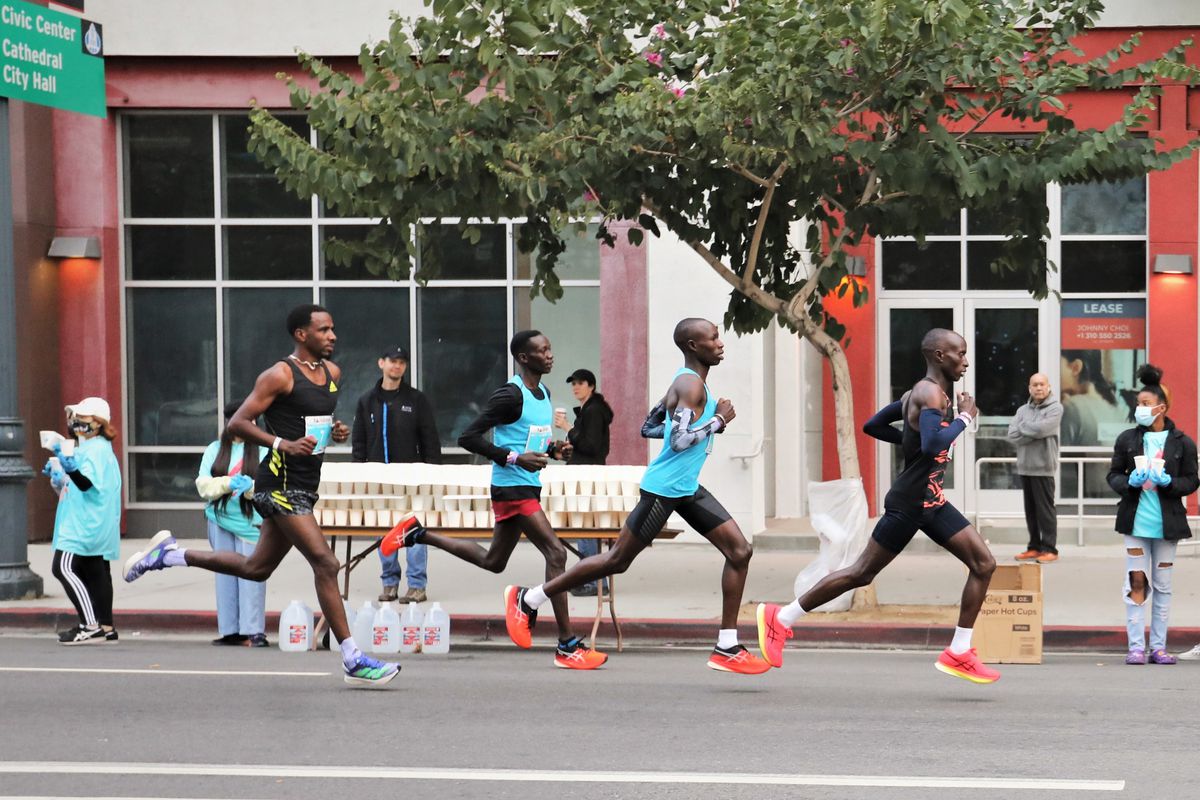 Participants compete in the 2021 Los Angeles Marathon in Los Angeles, the United States, Nov. 7, 2021.
