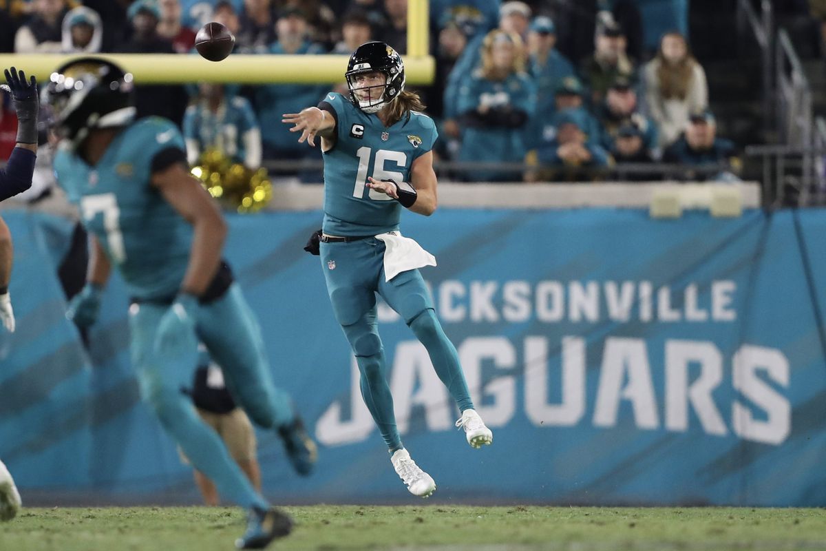 Trevor Lawrence #16 of the Jacksonville Jaguars throws a pass during the second half against the Tennessee Titans at TIAA Bank Field on January 07, 2023 in Jacksonville, Florida.