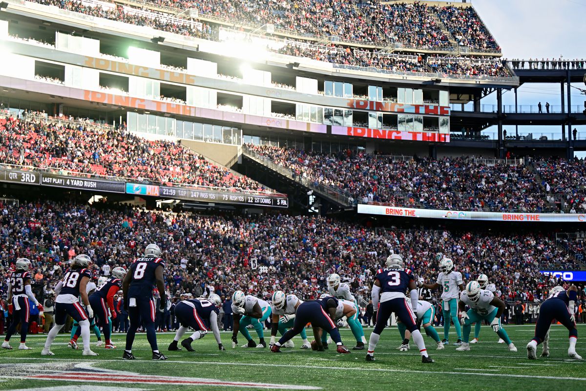 Patriots can't finish comeback, fall to Dolphins in 24-17 heartbreaker –  Boston Herald