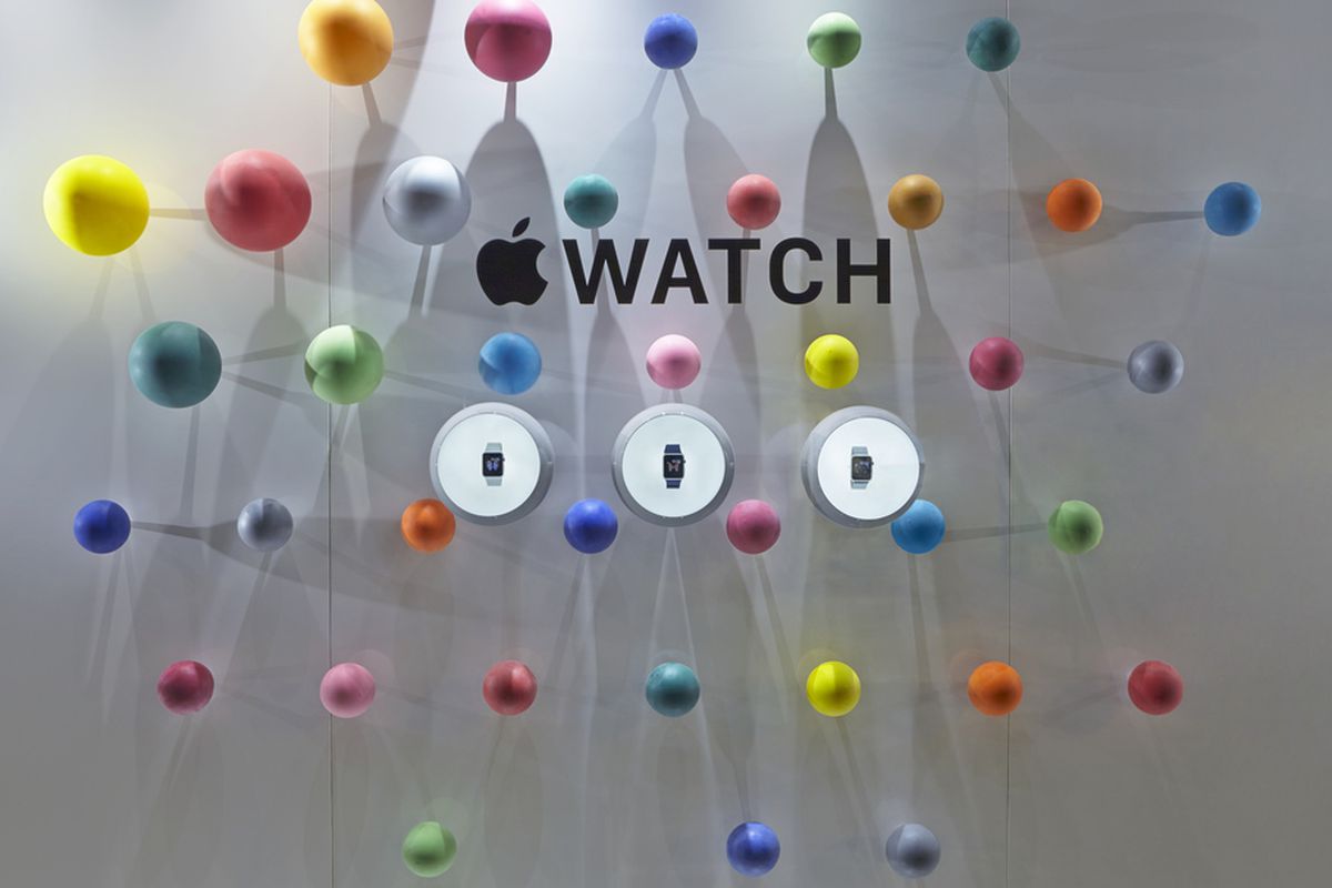 Image via <a href="http://www.theverge.com/2014/9/30/6873913/apple-watch-debuts-paris-fashion-week-colette">The Verge</a>