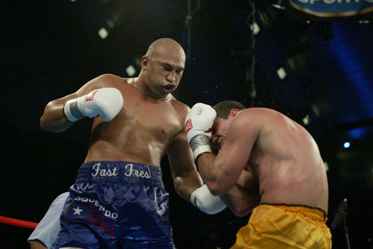 Fres Oquendo lands a punch