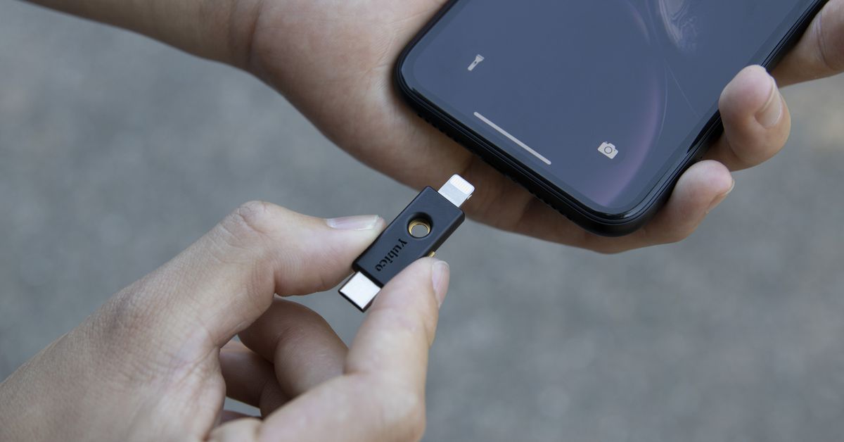 First Lightning security key for iPhones released, and it works with USB-C too