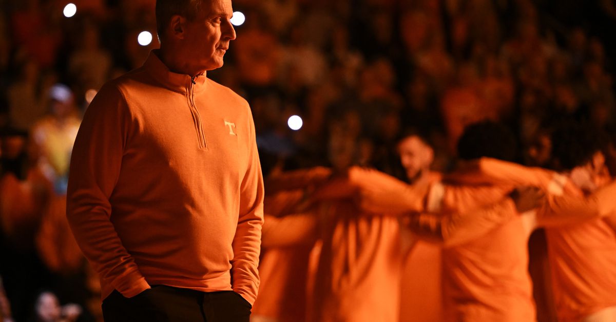 Tennessee Volunteer Basketball Extends Contract with Head Coach Rick Barnes