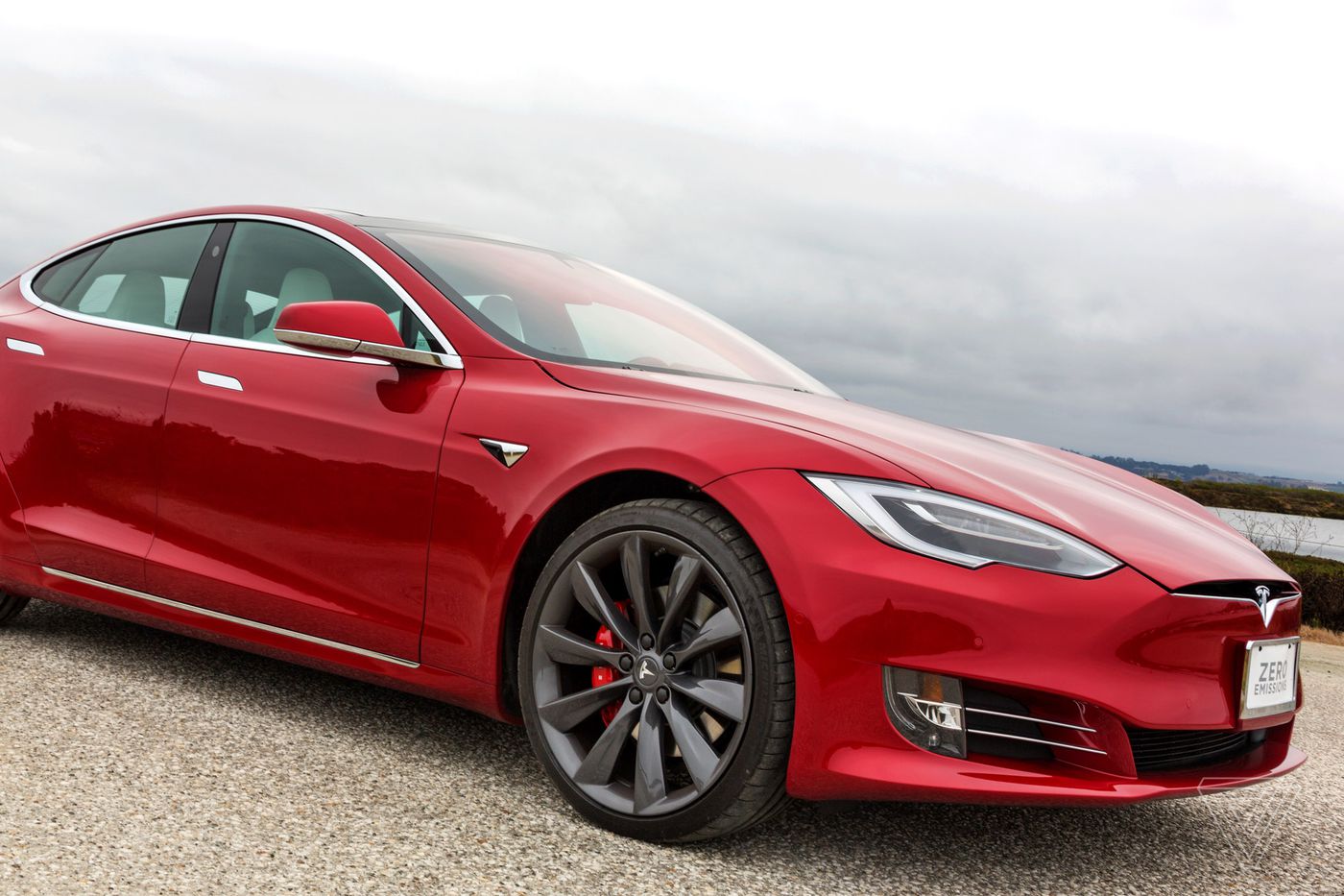 Tesla Model S P100d Review The Ultimate Status Symbol Of California Cool The Verge