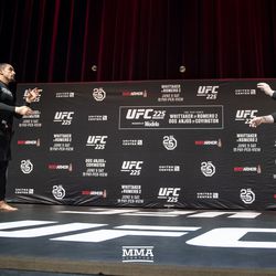 Robert Whittaker warms up at UFC 225 open workouts.
