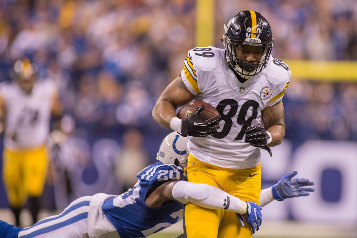 NFL: Pittsburgh Steelers at Indianapolis Colts