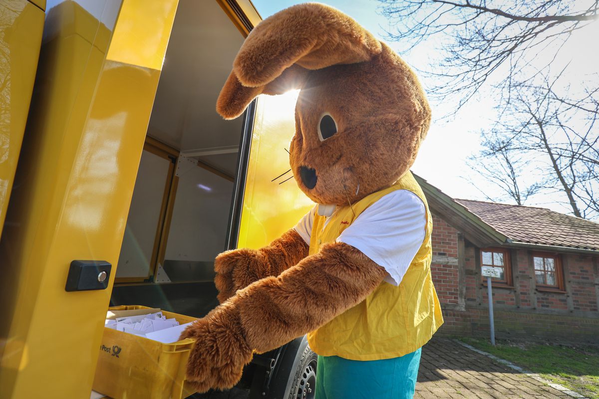 Hanni Hase delivers last letters at Easter post office in Ostereistedt