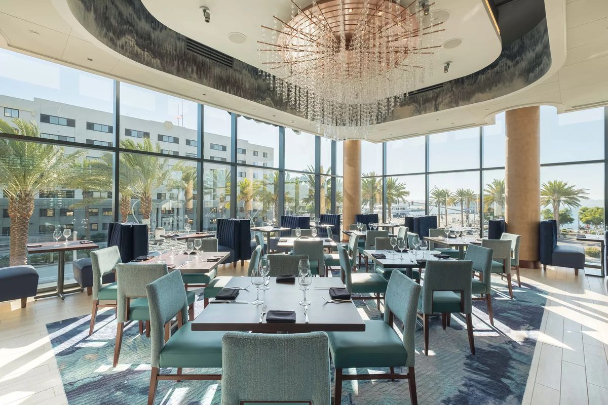 Del Frisco’s Double Eagle dining room