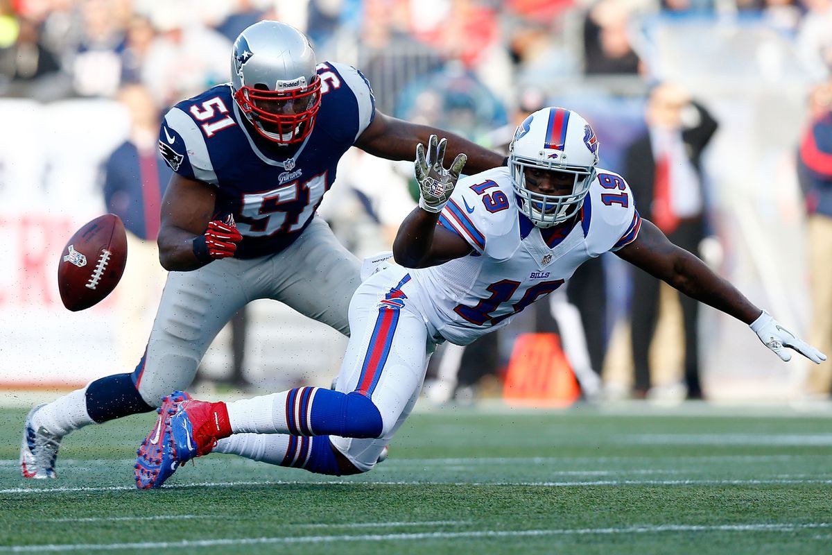 Jerod Mayo helps Bills' receiver wave bye-bye to the ball