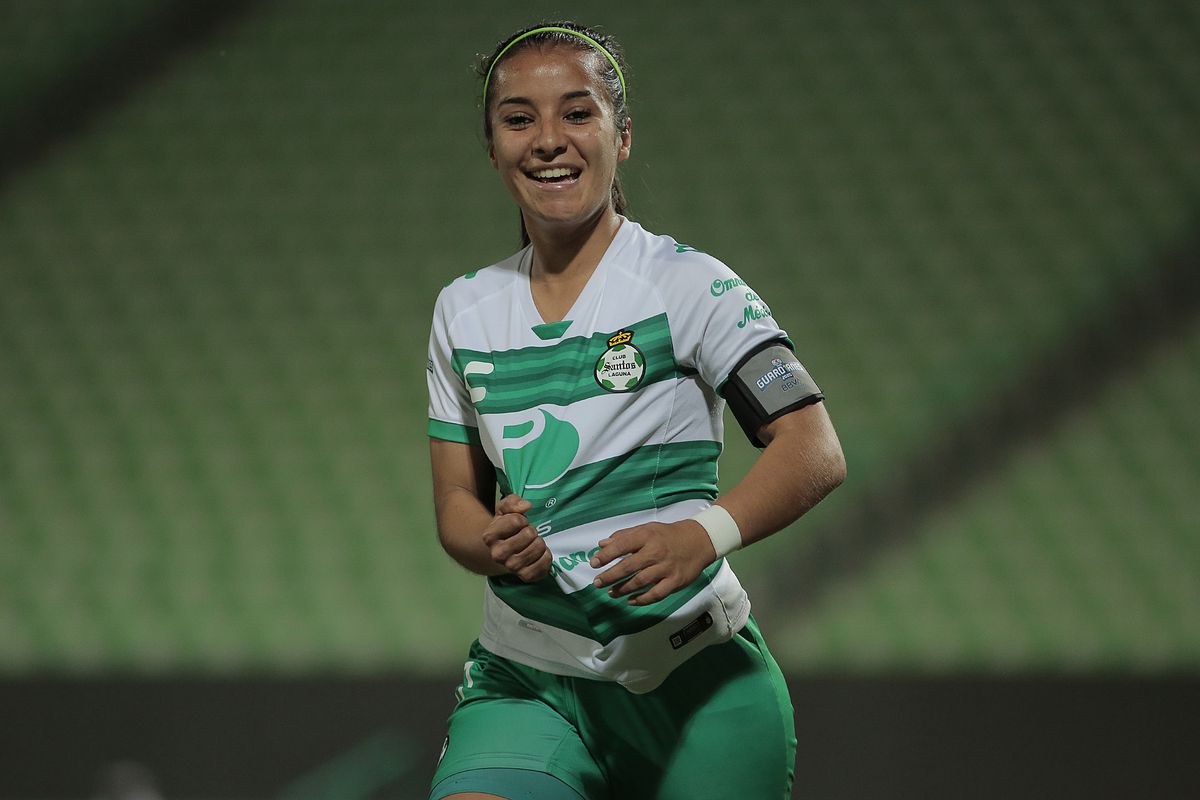 Cinthya Peraza of Santos Laguna is one of three players on México that could get their first cap against Argentina.
