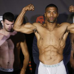 Glory 17 weigh-in photos