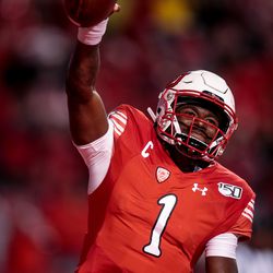 Utah Utes quarterback Tyler Huntley (1) celebrates after running the ball for a touchdown in the fourth quarter, giving Utah a 38-13 win over the Washington State Cougars, at Rice-Eccles Stadium in Salt Lake City on Saturday, Sept. 28, 2019.