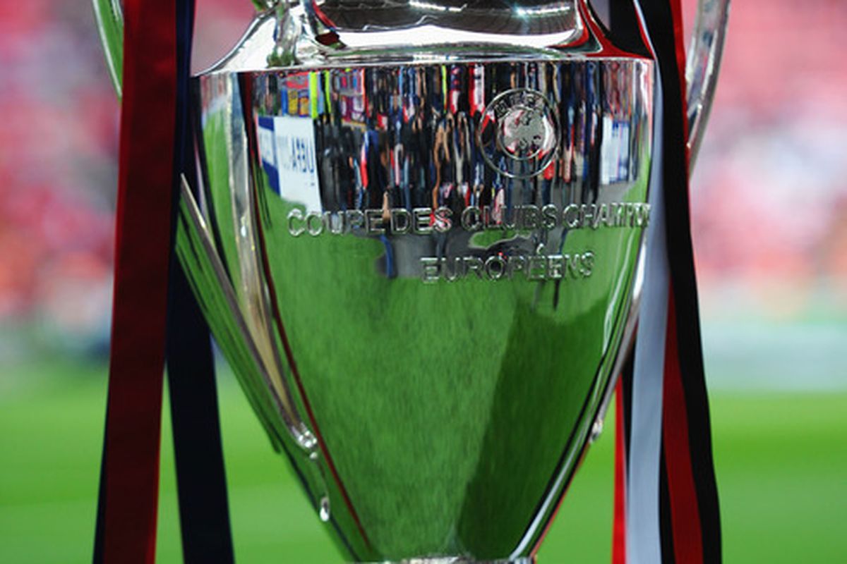 LONDON, ENGLAND - MAY 28:  The UEFA Champions League trophy on display ahead of the UEFA Champions League final between FC Barcelona and Manchester United FC at Wembley Stadium on May 28, 2011 in London, England.  (Photo by Clive Mason/Getty Images)