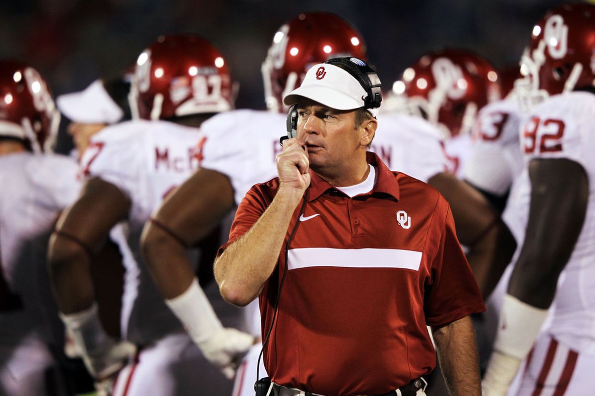 LAWRENCE, KS - OCTOBER 15:  Head coach Bob Stoops of the Oklahoma Sooners watches from the sidelines during the game against the Kansas Jayhawks on October 15, 2011 at Memorial Stadium in Lawrence, Kansas.  (Photo by Jamie Squire/Getty Images)