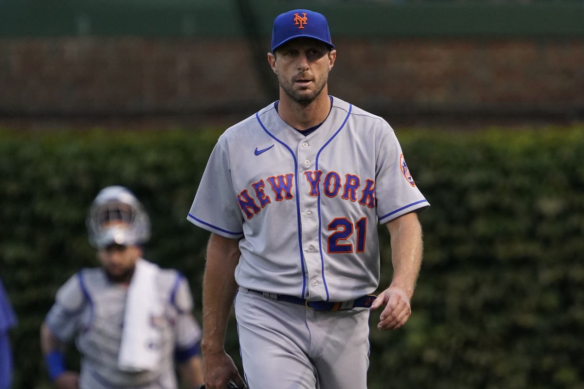MLB: Game Two-New York Mets at Chicago Cubs