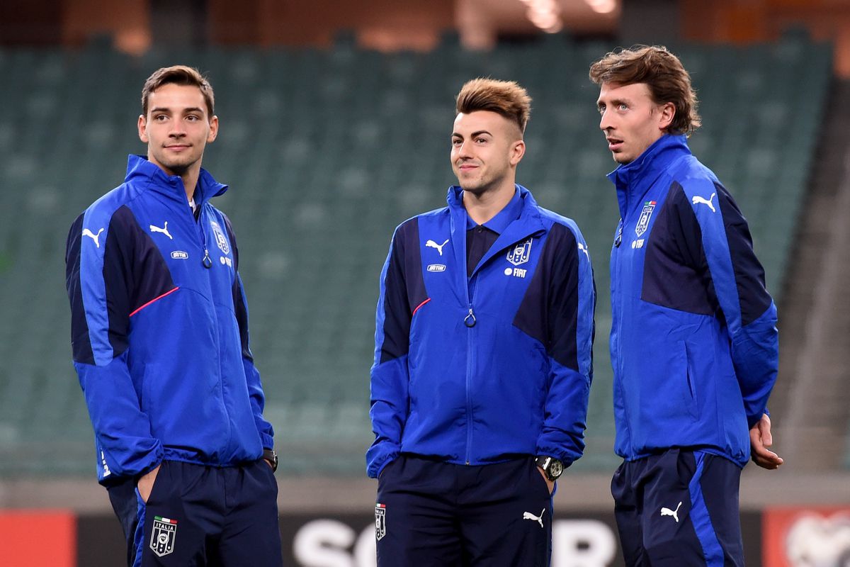 De Sciglio, El Shaarawy and Montolivo spending some time on the pitch in Baku.
