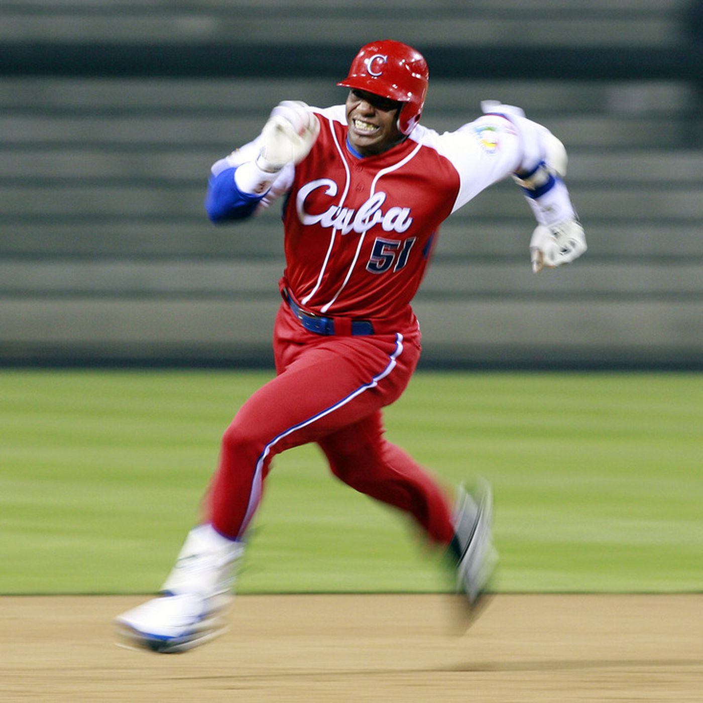 Agent: Cuban baseball player who defected after World Baseball Classic  signs contract