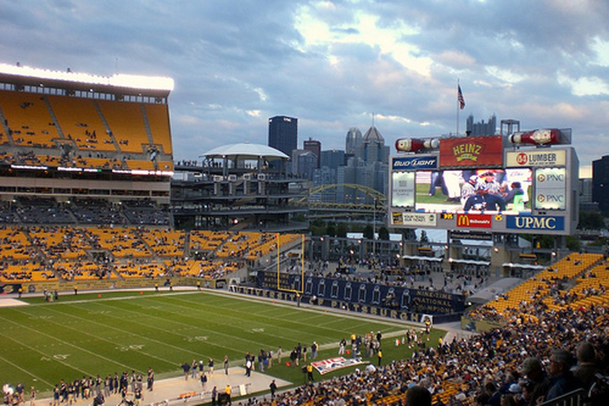 Penn State has hired IMG so we don't duplicate Pitt's famous "yellow out" (via <a href="http://www.flickr.com/photos/bobandmonika/5047256424/">Citroën Guy</a>)