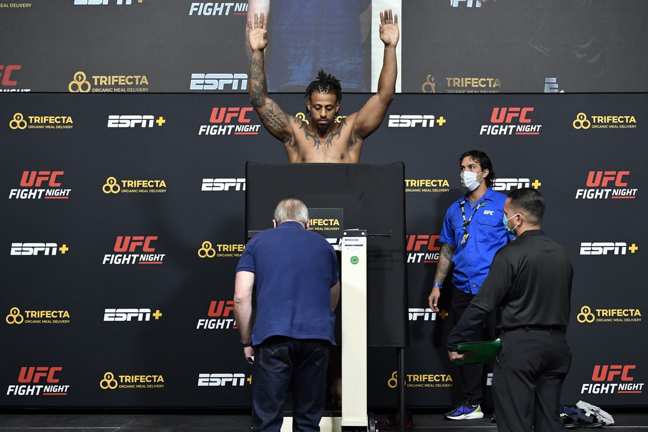 UFC Fight Night Hall v Silva: Weigh-Ins