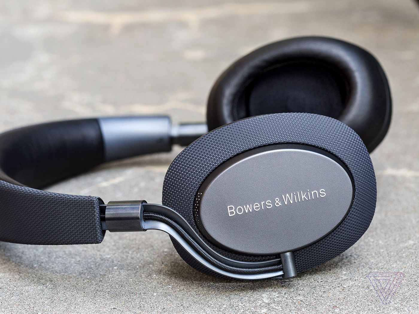 Kenya Assimilate Opaque Bowers & Wilkins PX review: wireless noise-canceling nirvana - The Verge