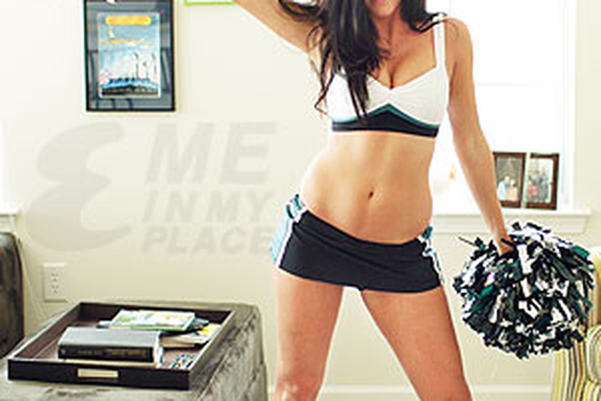 Esquire + Me in My Place with<a href="http://www.esquire.com/women/me-in-my-place/eagles-cheerleader-2011#fbIndex2" target="new"> Eagles cheerleader Stephanie Smith</a>