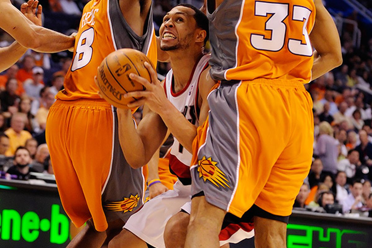 The Phoenix Suns played excellent defense against Brandon Roy, holding him to 8 of 25 shooting. (Photo by Max Simbron)