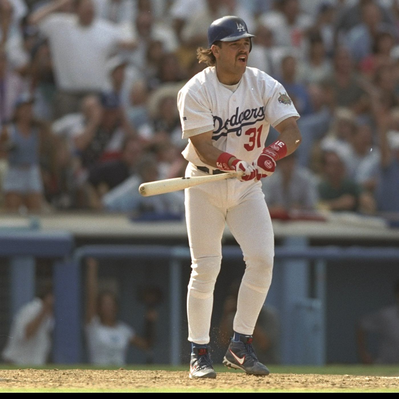 Mike Piazza was terrifying and the Dodgers should have kept him